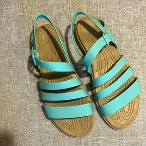 CROCKS. Sandals Size 8 Mint Green